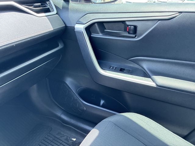 Thumbnail: 2021 Toyota RAV4 - 35