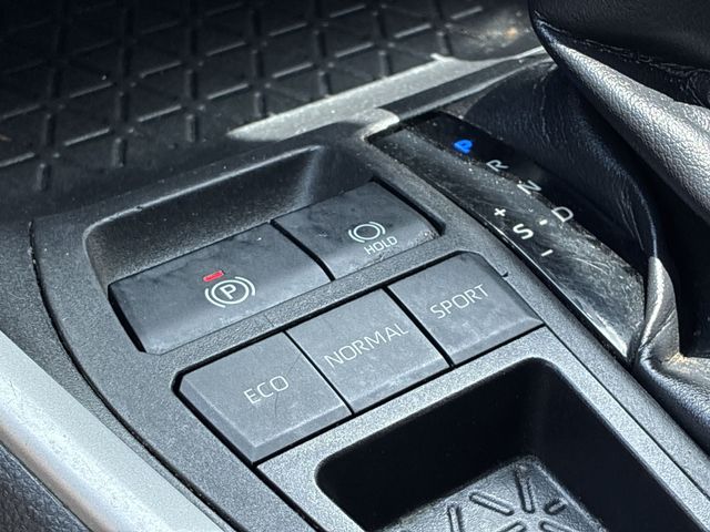 Thumbnail: 2021 Toyota RAV4 - 39