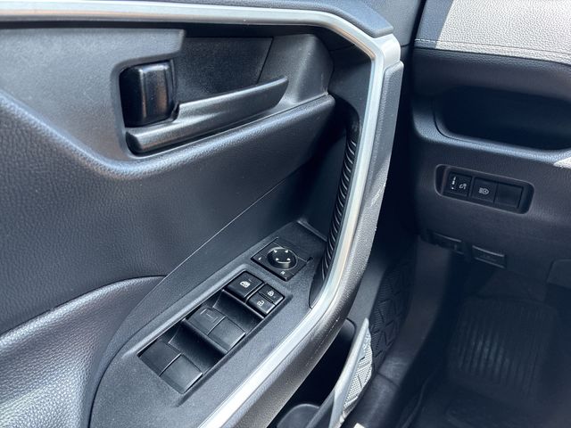 Thumbnail: 2021 Toyota RAV4 - 38