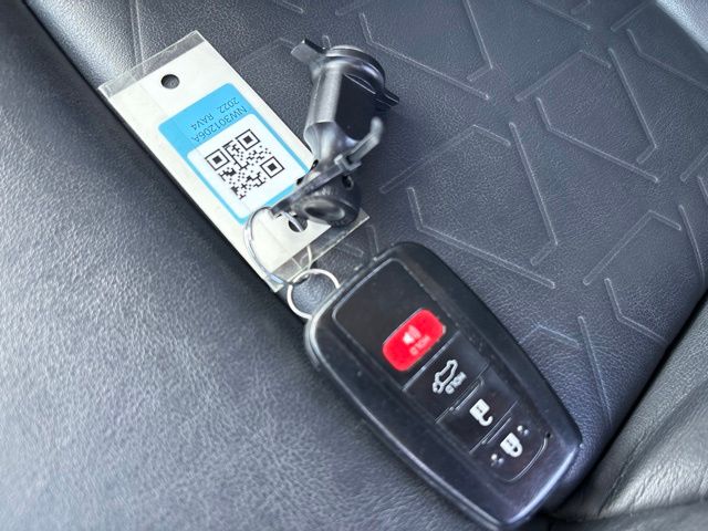 Thumbnail: 2022 Toyota RAV4 - 13