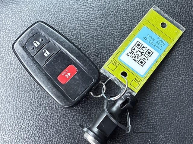 Thumbnail: 2023 Toyota RAV4 - 20