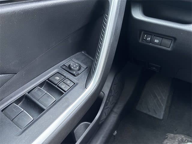 Thumbnail: 2023 Toyota RAV4 - 37