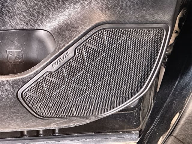 Thumbnail: 2023 Toyota RAV4 - 35