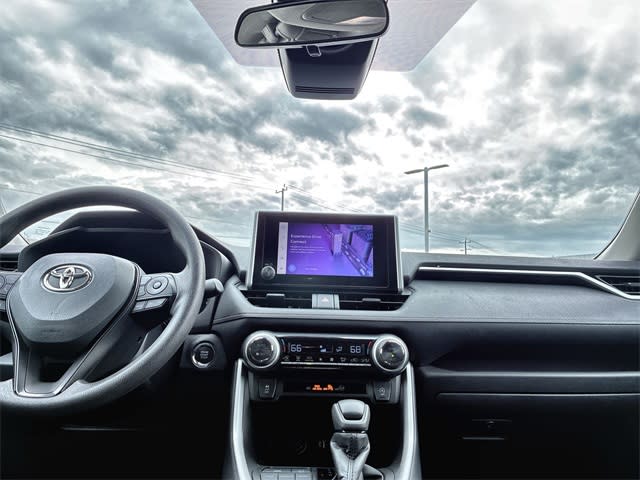 Thumbnail: 2023 Toyota RAV4 - 15