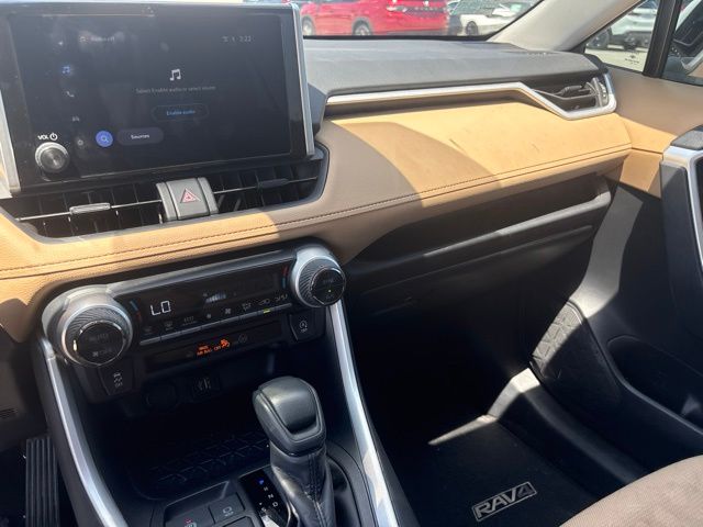 Thumbnail: 2025 Toyota RAV4 - 25