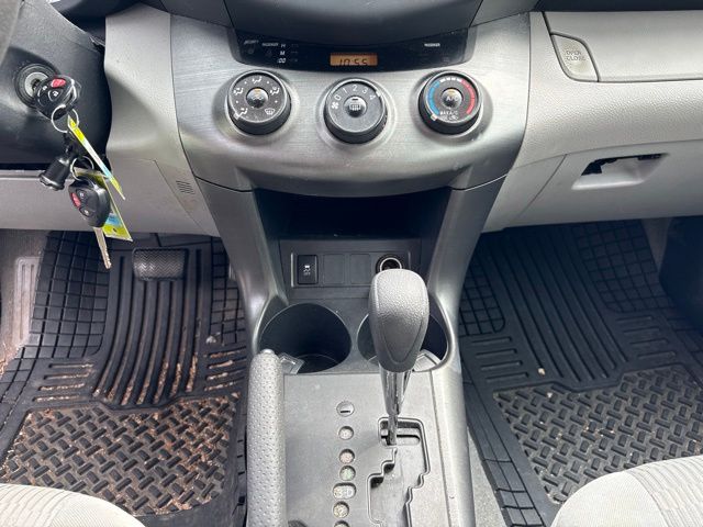 Thumbnail: 2012 Toyota RAV4 - 23