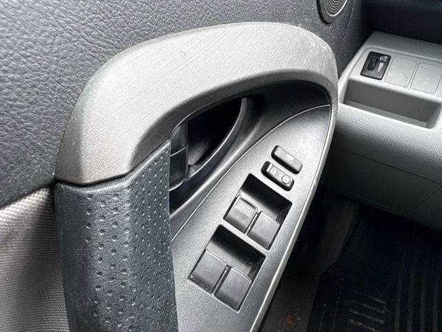 Thumbnail: 2012 Toyota RAV4 - 25