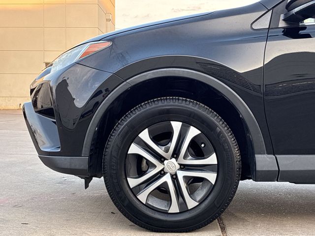 Thumbnail: 2018 Toyota RAV4 - 7