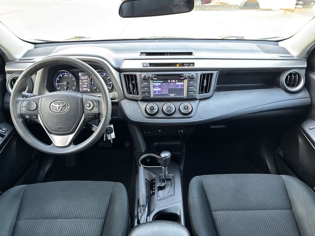 Thumbnail: 2018 Toyota RAV4 - 9