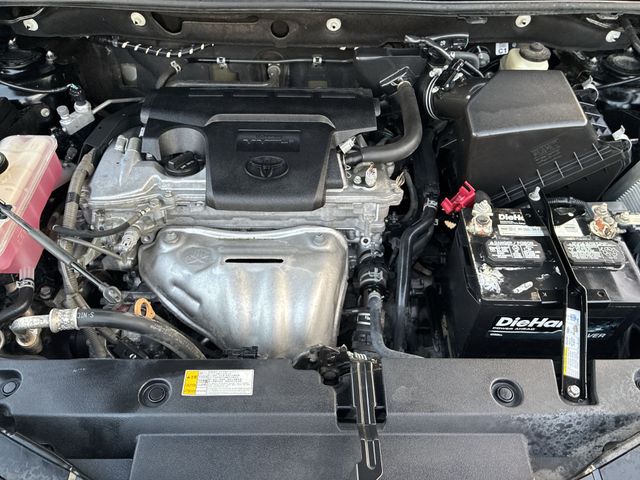 Thumbnail: 2018 Toyota RAV4 - 8