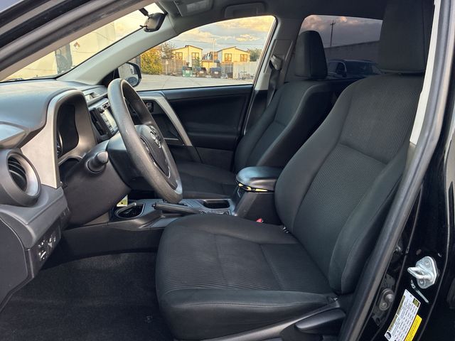 Thumbnail: 2018 Toyota RAV4 - 10