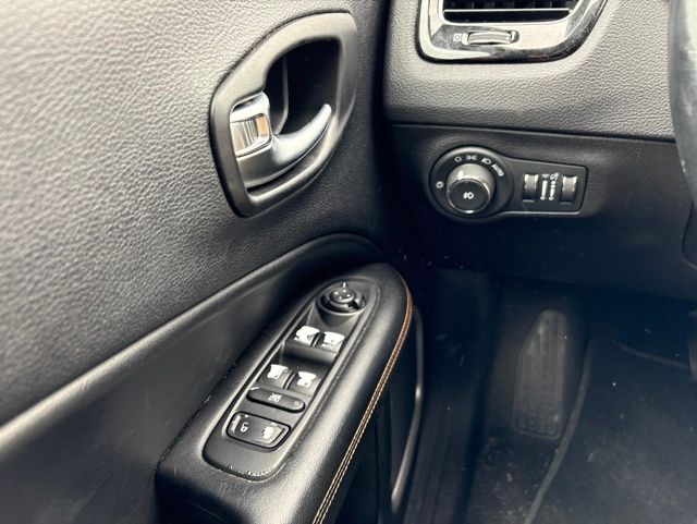 Thumbnail: 2018 Jeep Compass - 25