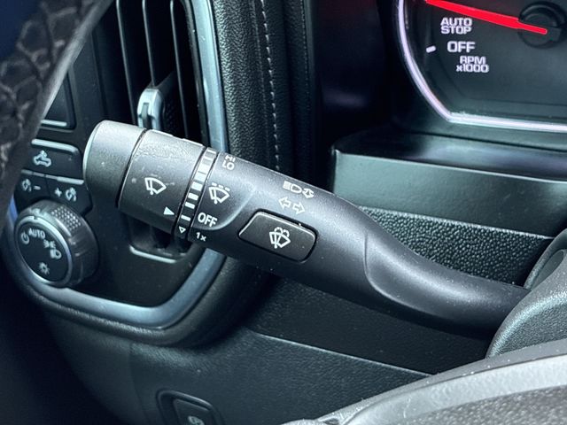 Thumbnail: 2020 Chevrolet Silverado 1500 - 32