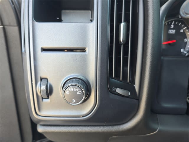 2018 Chevrolet Silverado 1500 Custom 40