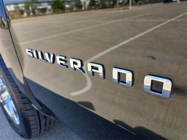 2018 Chevrolet Silverado 1500 Custom 25