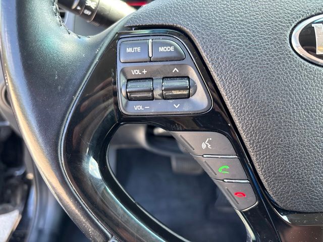 Thumbnail: 2017 Kia Forte - 18