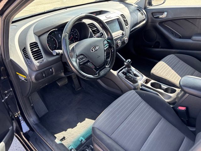 Thumbnail: 2017 Kia Forte - 2