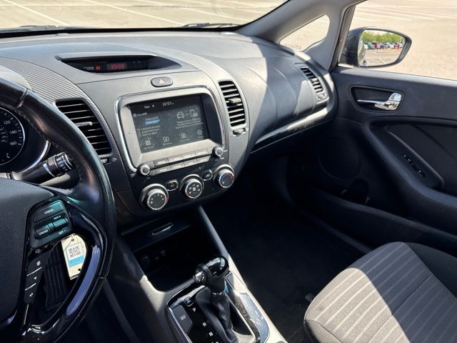 Thumbnail: 2017 Kia Forte - 7