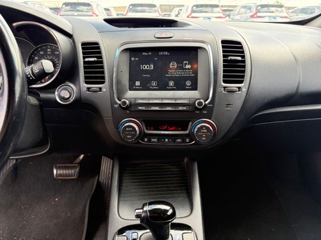 Thumbnail: 2017 Kia Forte - 12