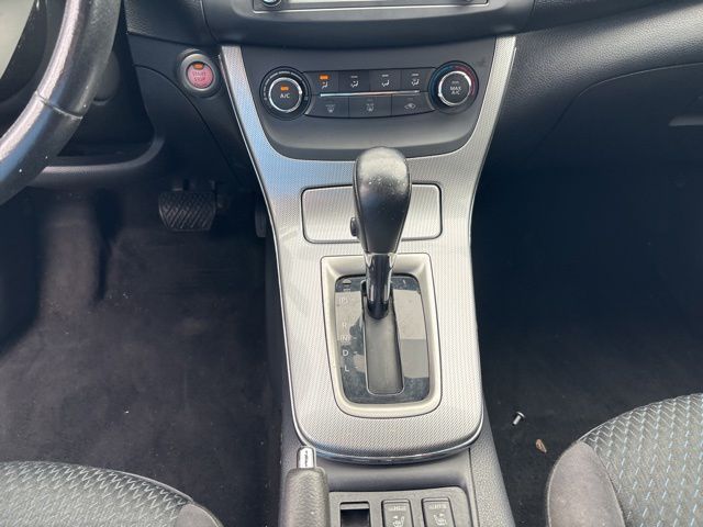 Thumbnail: 2015 Nissan Sentra - 23