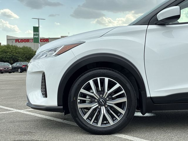 Thumbnail: 2024 Nissan Kicks - 7