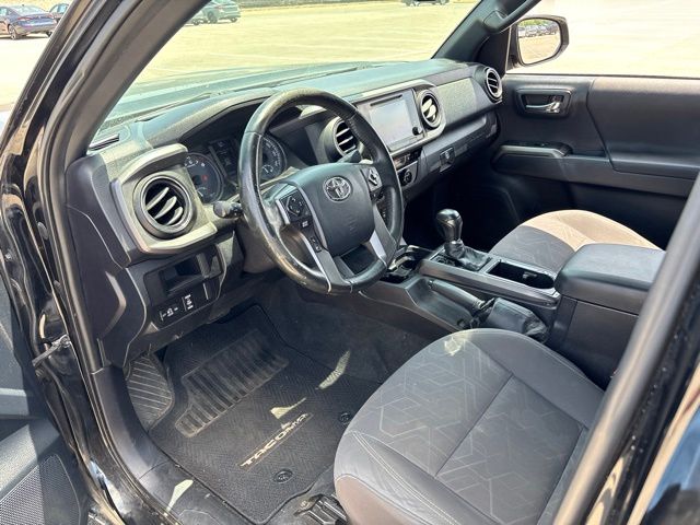 Thumbnail: 2016 Toyota Tacoma - 2