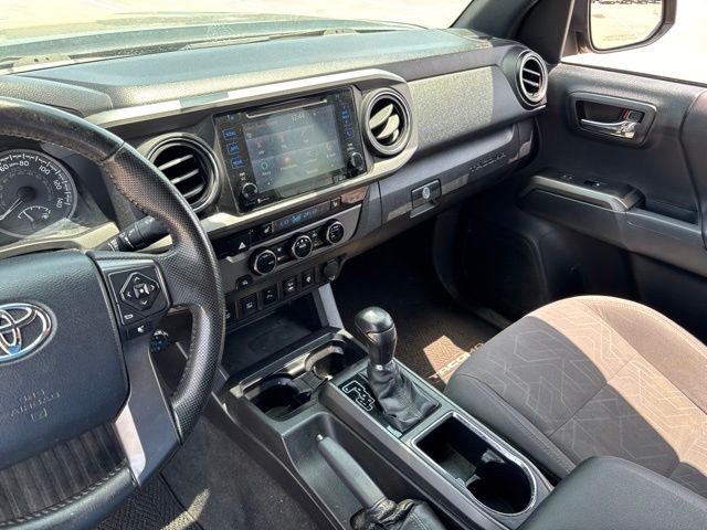 Thumbnail: 2016 Toyota Tacoma - 7
