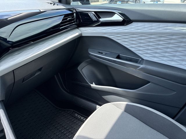 Thumbnail: 2023 Volkswagen Taos - 36