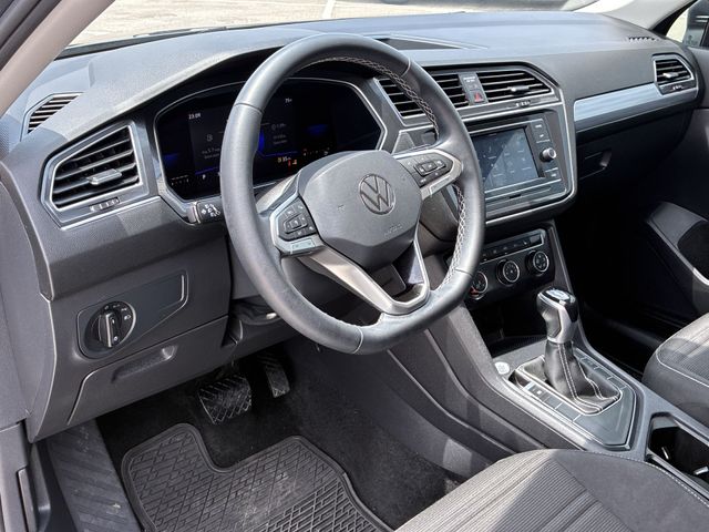 Thumbnail: 2023 Volkswagen Tiguan - 2