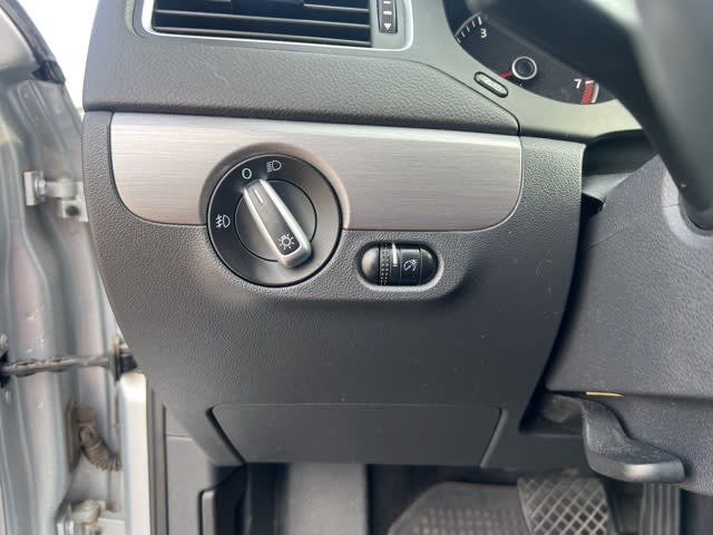 2013 Volkswagen Jetta SEL 21