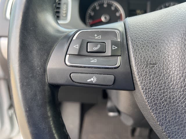 2013 Volkswagen Jetta SEL 22