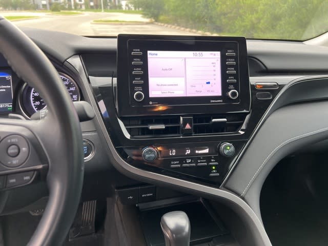 2021 Toyota Camry SE 12