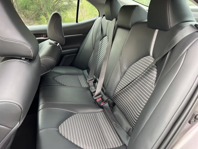 2021 Toyota Camry SE 10