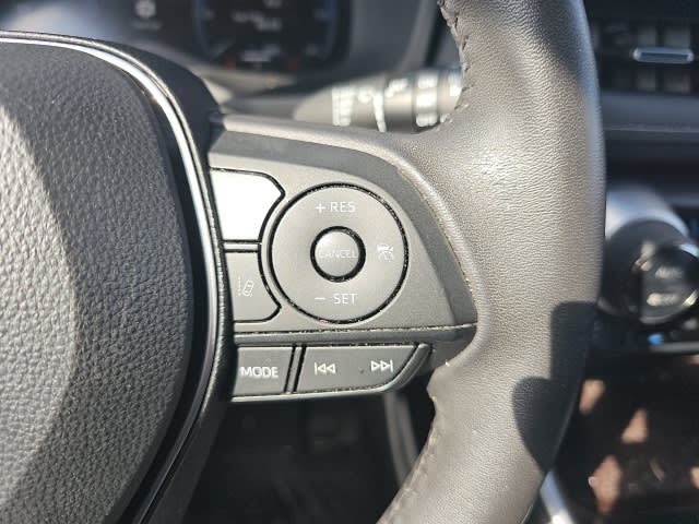 Thumbnail: 2023 Toyota RAV4 - 22