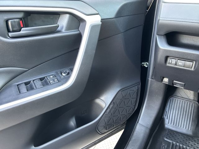 Thumbnail: 2022 Toyota RAV4 - 39