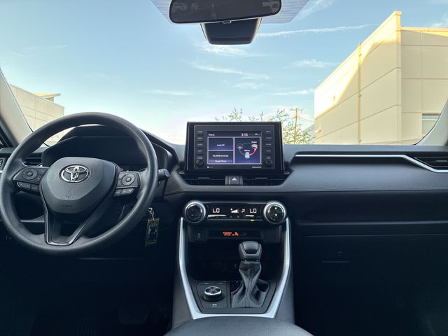 Thumbnail: 2022 Toyota RAV4 - 14