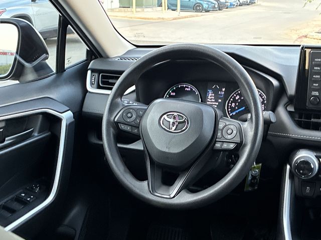 Thumbnail: 2022 Toyota RAV4 - 13