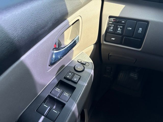 Thumbnail: 2017 Honda Odyssey - 26