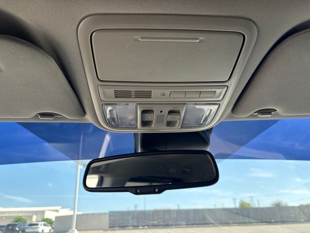 Thumbnail: 2017 Honda Odyssey - 24