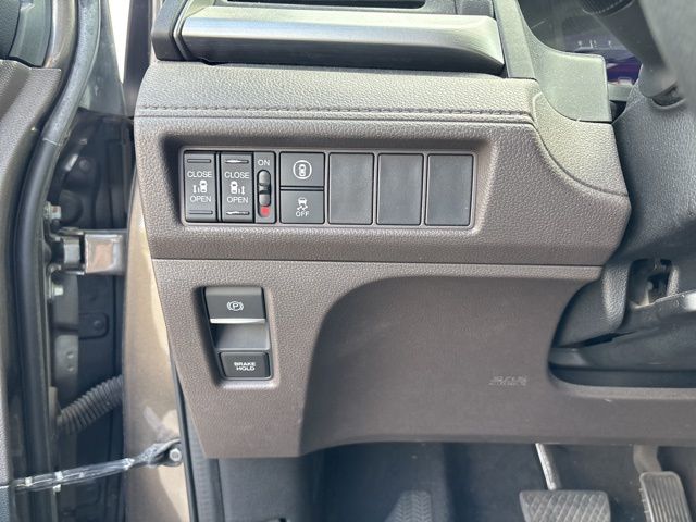 Thumbnail: 2022 Honda Odyssey - 18