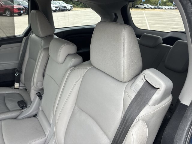 Thumbnail: 2019 Honda Odyssey - 13