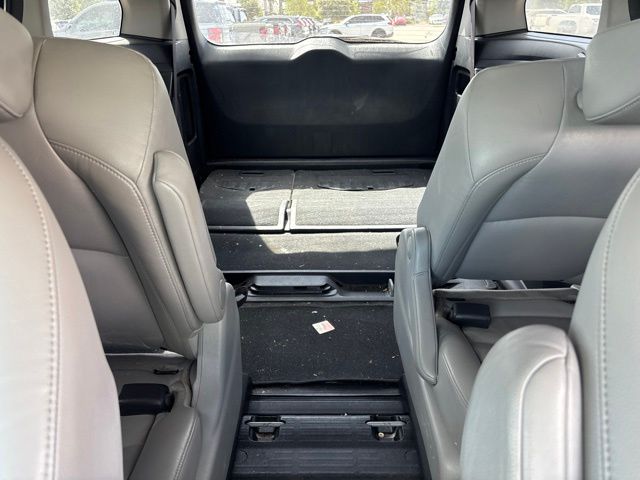 Thumbnail: 2019 Honda Odyssey - 10