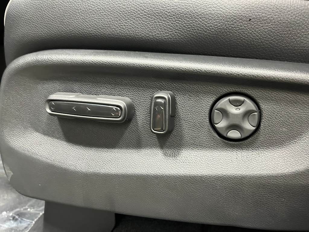 Thumbnail: 2027 Honda Odyssey - 19