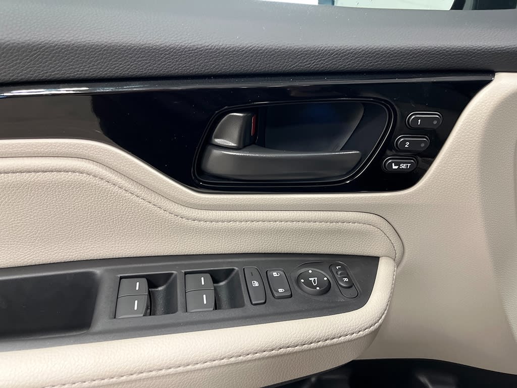 Thumbnail: 2027 Honda Odyssey - 17