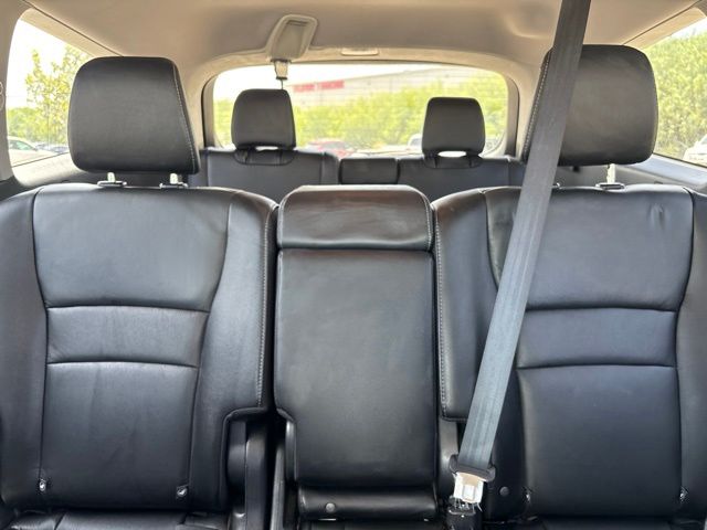 Thumbnail: 2017 Honda Pilot - 10