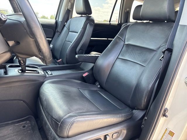 Thumbnail: 2017 Honda Pilot - 9