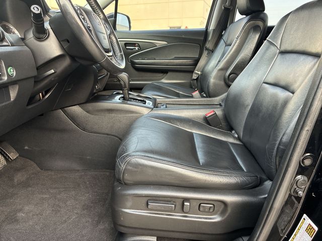 Thumbnail: 2017 Honda Pilot - 12