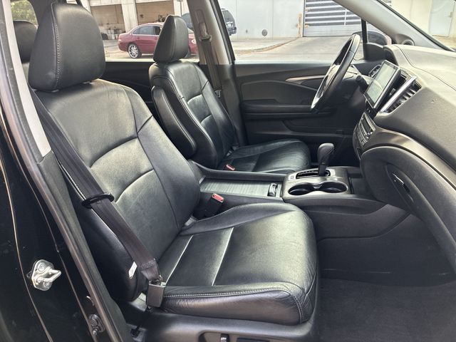 Thumbnail: 2017 Honda Pilot - 32