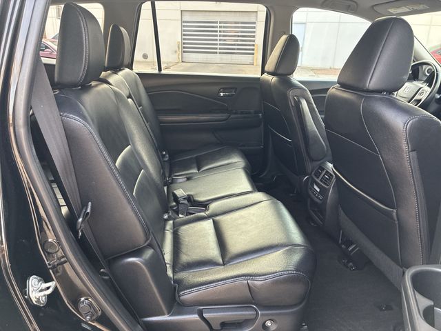 Thumbnail: 2017 Honda Pilot - 30