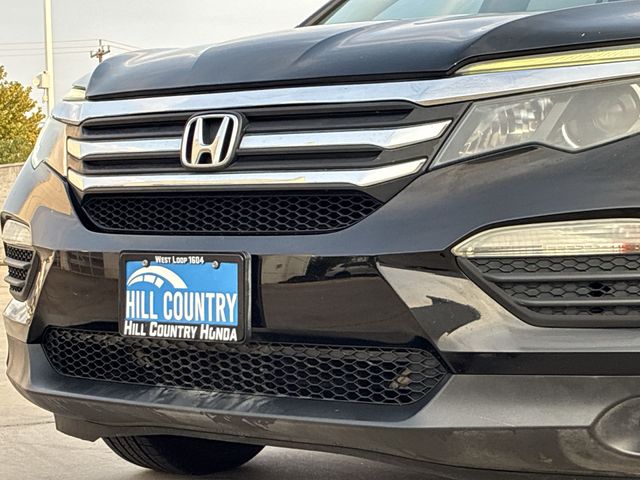 Thumbnail: 2017 Honda Pilot - 7